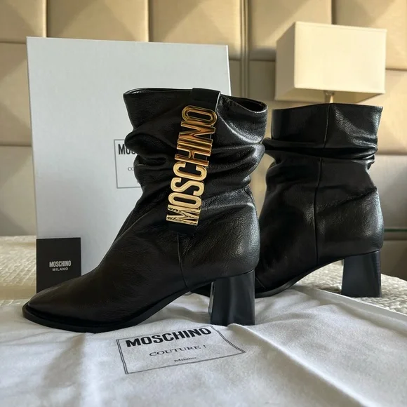 Authentic Moschino ankle boots - Picture 8 of 17